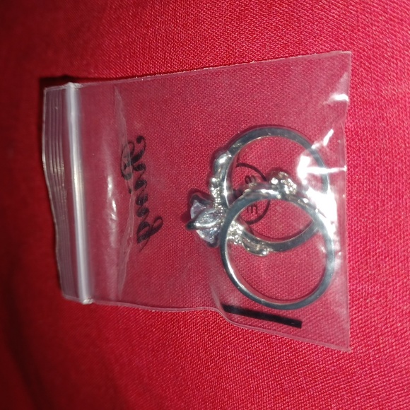 Women's Wedding/Engagement Ring - Picture 3 of 8